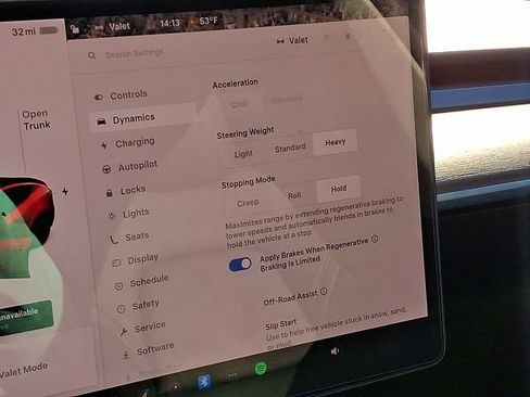 Used 2022 Tesla Model Y Long Range image 23