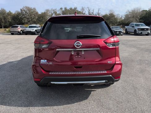 Used 2018 Nissan Rogue SV image 4