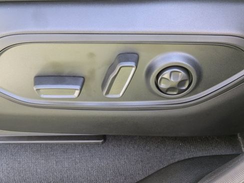 New 2025 Jeep Grand Cherokee L Limited w/ Black Appearance Package image 18