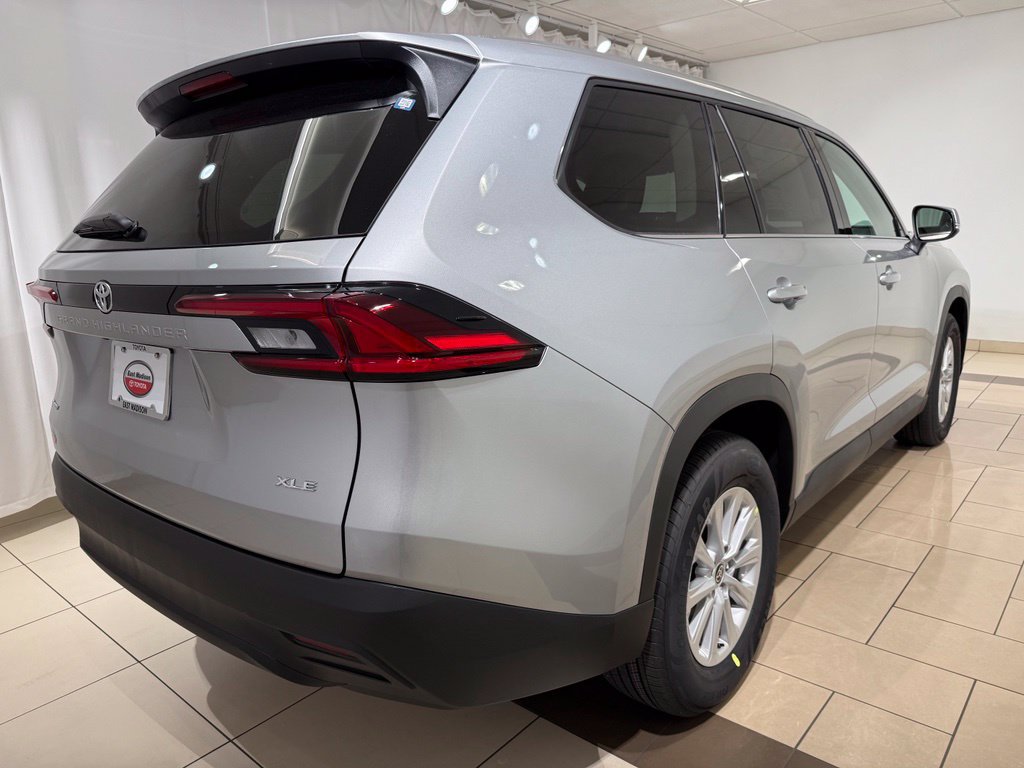 New 2026 Toyota Grand Highlander XLE FWD image 5
