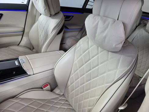 Certified 2025 Mercedes-Benz S 580 4MATIC Sedan image 11