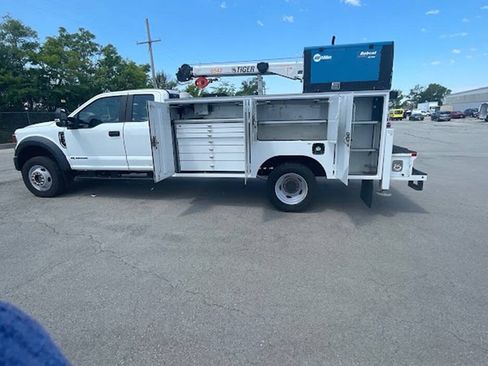 Used 2022 Ford F550 4x4 SuperCab Super Duty image 7