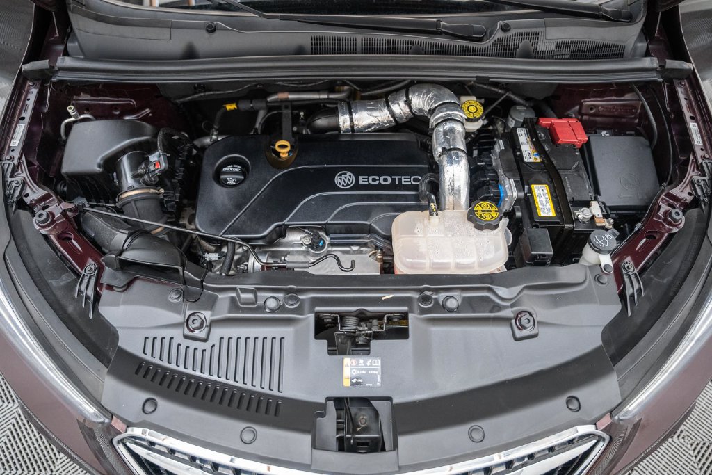 Used 2018 Buick Encore Sport Touring w/ Safety Package FWD image 17