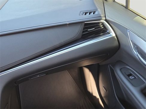 New 2025 Cadillac XT6 Luxury image 16