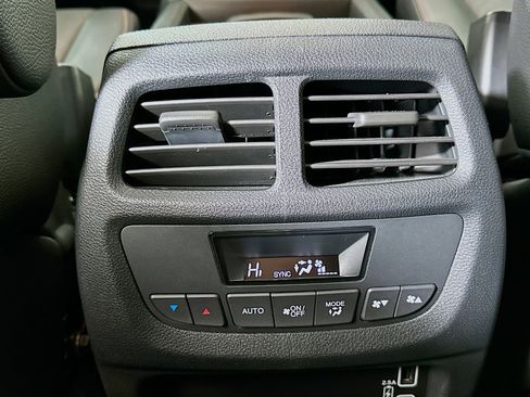 Used 2022 Honda Pilot TrailSport image 25