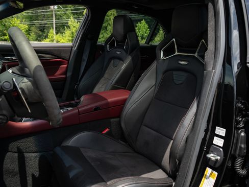 Used 2018 Cadillac CTS V RWD image 35