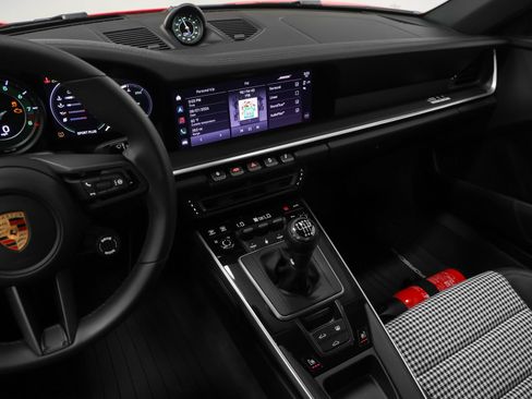 Certified 2024 Porsche 911 Carrera S RWD image 46