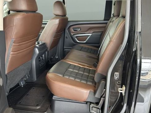 Used 2018 Nissan Titan Platinum Reserve AWD/4WD image 10