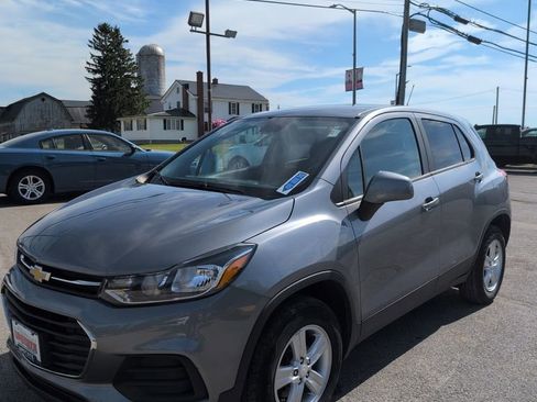 Used 2020 Chevrolet Trax LS w/ Tint and Cruise Package AWD/4WD image 2