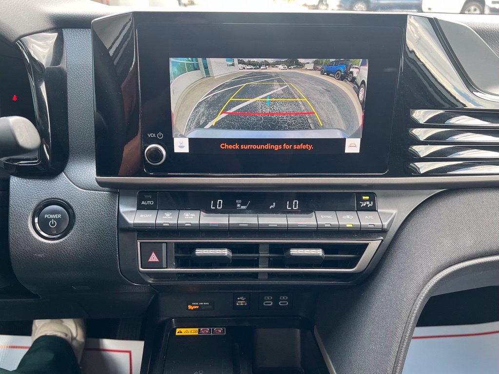 Used 2025 Toyota Camry LE FWD image 13