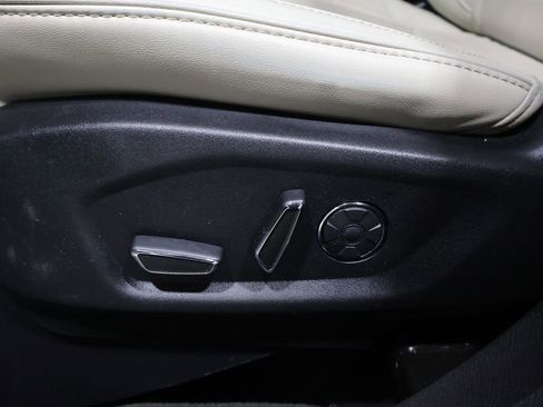 Used 2018 Ford Explorer Platinum image 13