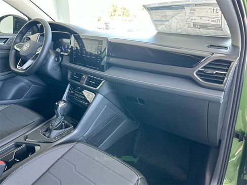 New 2026 Volkswagen Taos SE image 37