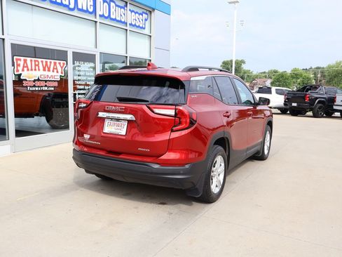 Certified 2023 GMC Terrain SLE w/ Driver Convenience Package AWD/4WD image 3