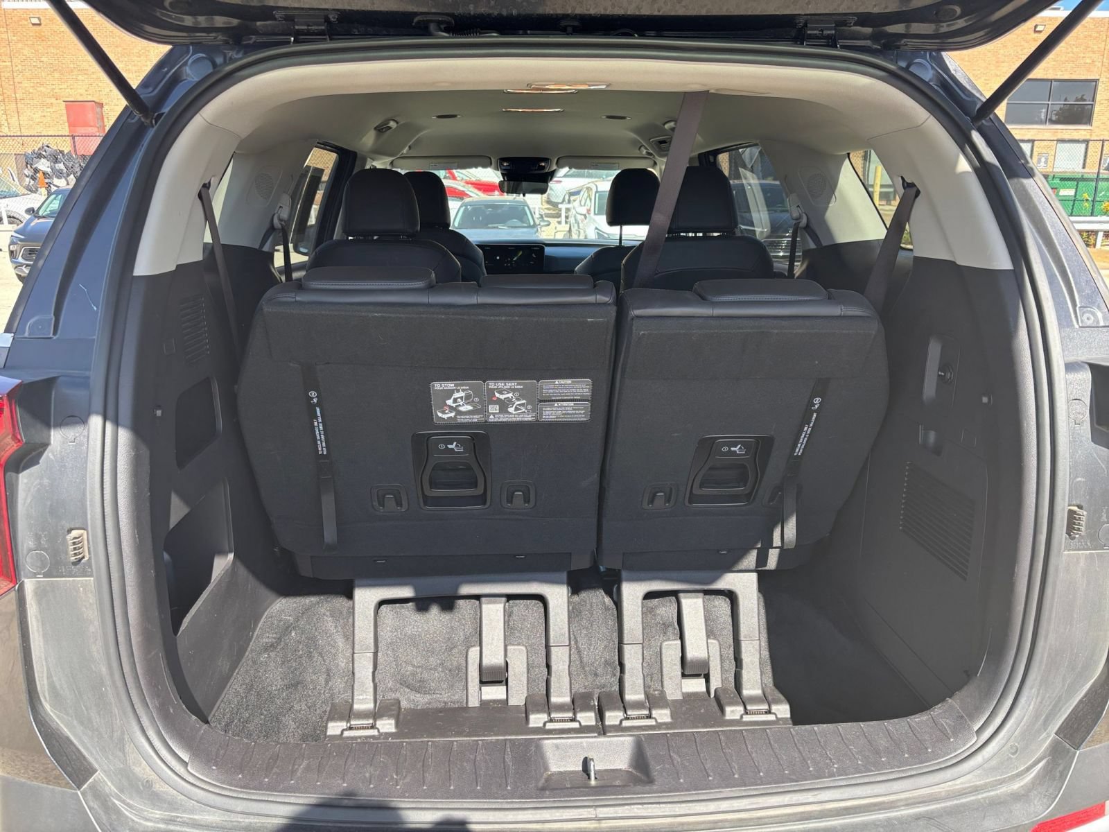 Used 2026 Kia Carnival FWD image 33