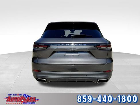 Used 2023 Porsche Cayenne w/ Premium Package AWD/4WD image 11