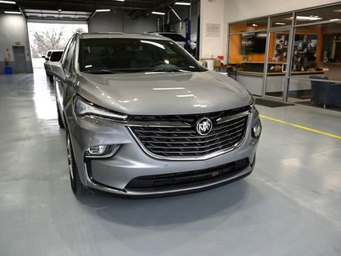 Used 2023 Buick Enclave Essence w/ Experience Buick Package FWD image 3