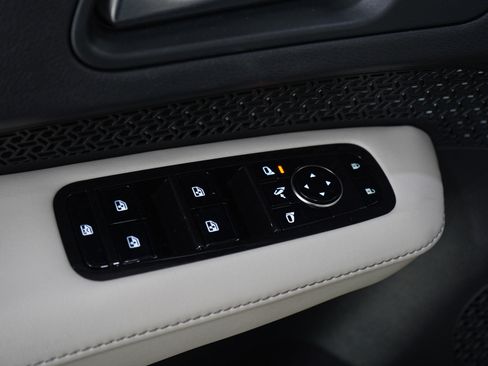 Used 2023 Nissan Ariya AWD image 24