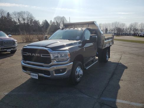 New 2023 RAM 3500 Tradesman image 5