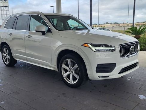 Used 2021 Volvo XC90 T5 Momentum image 4