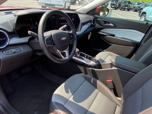 Used 2026 Chevrolet Trax LT w/ Driver Confidence Package FWD image 12