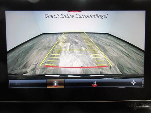 Used 2017 Mercedes-Benz GLC 300 4MATIC image 19