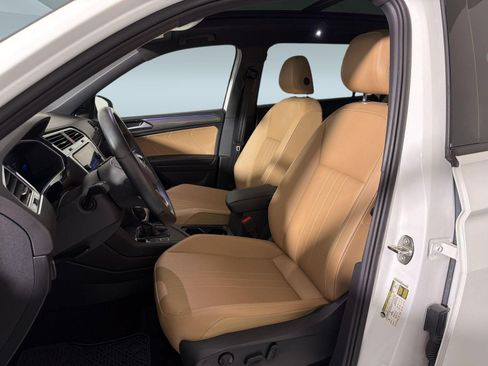 Used 2022 Volkswagen Tiguan SE R-Line FWD image 5