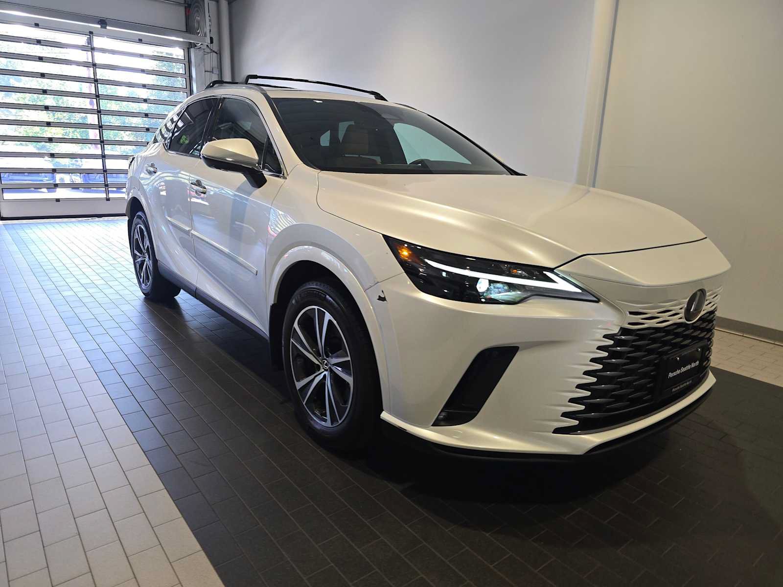 Used 2024 Lexus RX 350h w/ Convenience Package AWD/4WD image 9