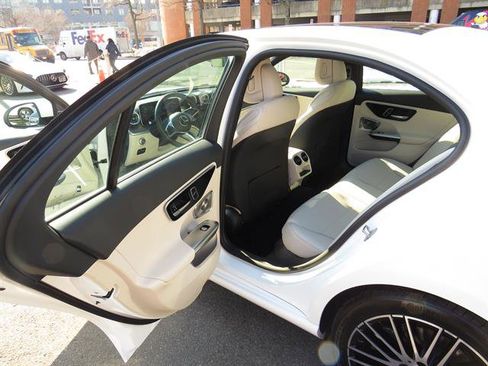 Used 2025 Mercedes-Benz C 300 4MATIC Sedan image 22