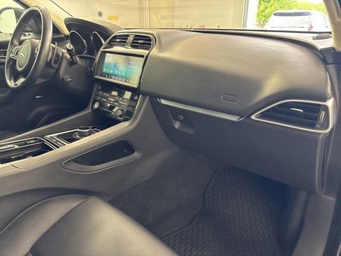Used 2019 Jaguar F-PACE Premium AWD/4WD image 24