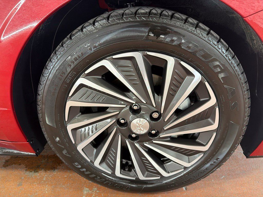 Used 2023 Hyundai Sonata Limited w/ Cargo Package FWD image 10