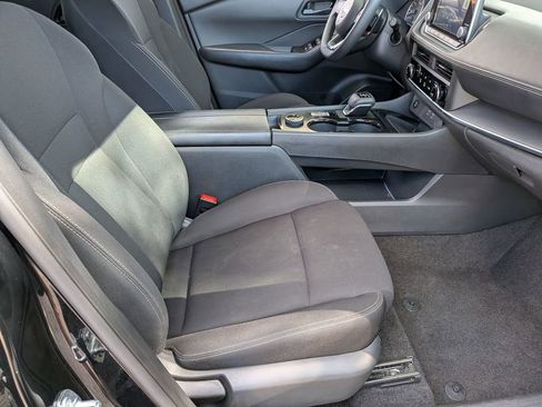 Used 2024 Nissan Rogue S image 30