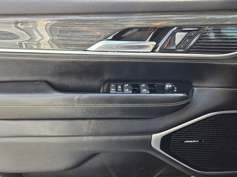 Used 2022 Jeep Wagoneer Series II RWD image 32