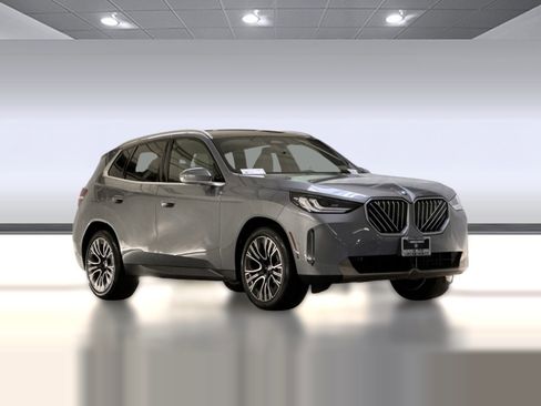 Used 2025 BMW X3 xDrive30i w/ Convenience Package image 7