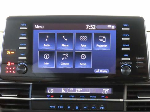 Used 2023 Toyota Sienna LE FWD image 12