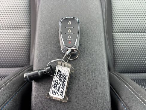 Used 2025 Chevrolet Trax LT w/ LT Convenience Package image 21