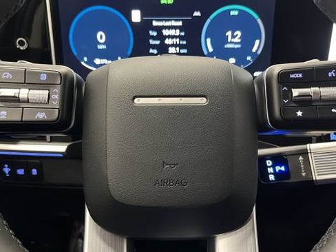 Used 2025 Hyundai Santa Fe Limited AWD/4WD image 16