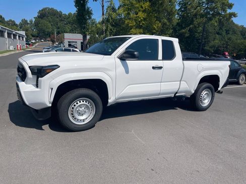 Used 2025 Toyota Tacoma SR w/ Towing Package RWD image 17