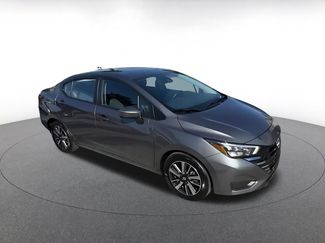 Used 2025 Nissan Versa SV video 2