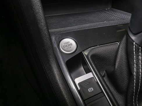 Certified 2023 Volkswagen Tiguan SE R-Line AWD/4WD image 39