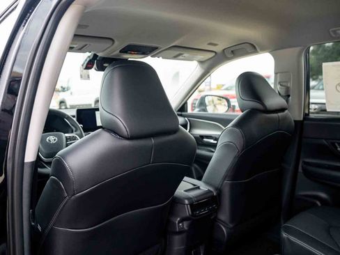 New 2026 Toyota Grand Highlander FWD image 19