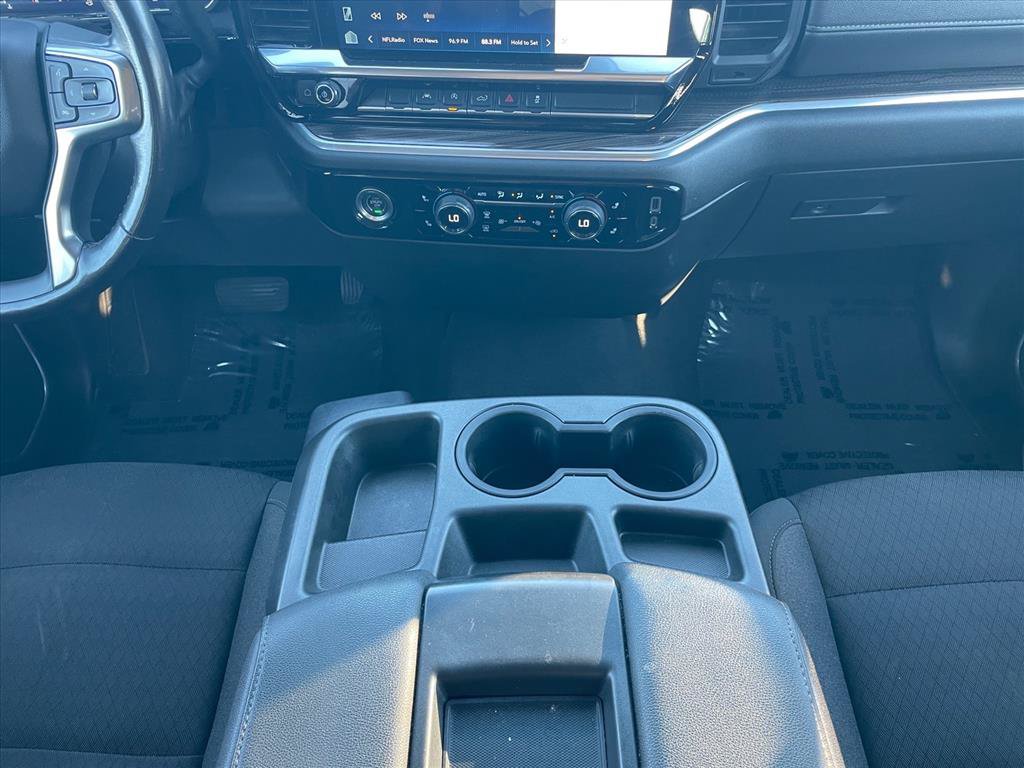 Used 2022 Chevrolet Silverado 1500 LT AWD/4WD image 17