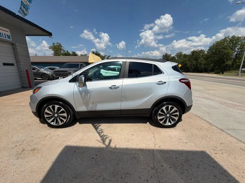 Used 2021 Buick Encore Preferred FWD image 3