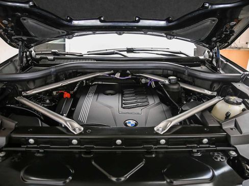 Used 2022 BMW X5 xDrive40i w/ M Sport Package AWD/4WD image 28