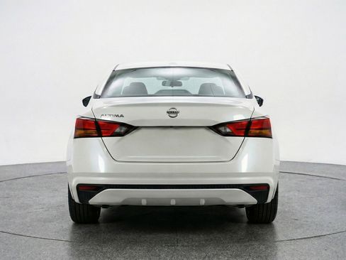 Used 2025 Nissan Altima 2.5 SV image 7