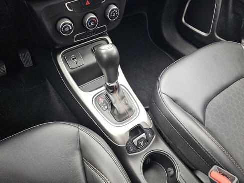 Used 2018 Jeep Compass Latitude image 30