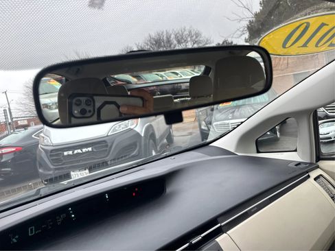 Used 2010 Toyota Prius Three image 17