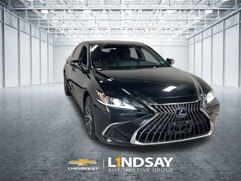 Used 2022 Lexus ES 300h 300h image 4
