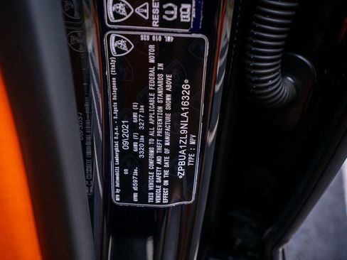 Used 2022 Lamborghini Urus AWD/4WD image 76