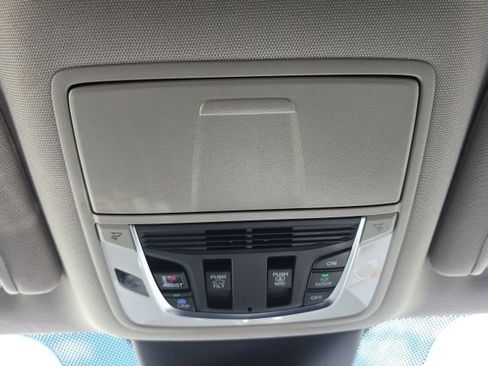 Used 2024 Acura MDX SH-AWD image 19