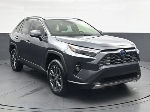 Used 2022 Toyota RAV4 Limited AWD/4WD image 2